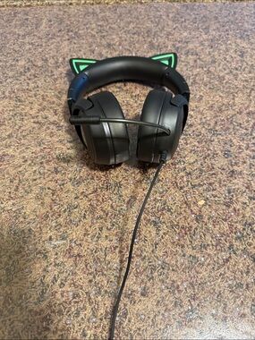 Razer Black Wired Over-Ear Headphones with Neon Green Accent Cat-Ears
